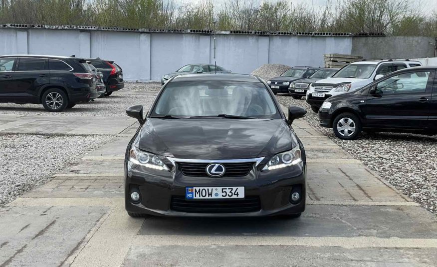 Lexus CT200h