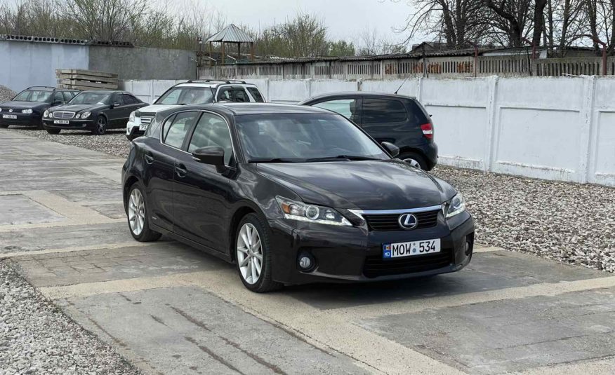 Lexus CT200h