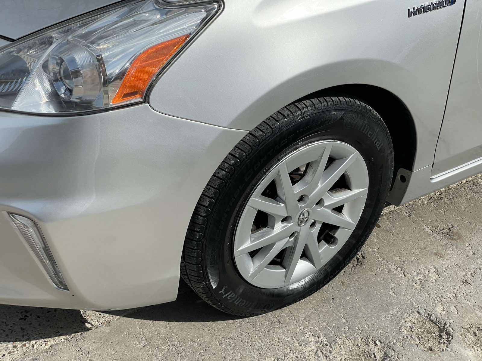 Toyota Prius V HYBRID