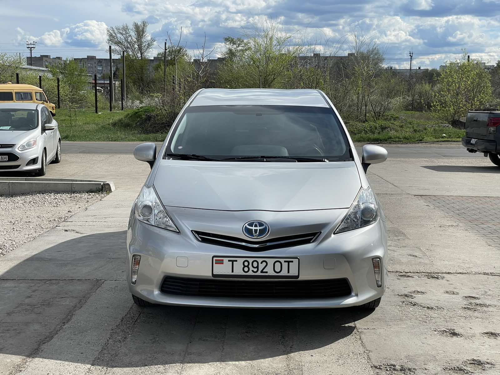 Toyota Prius V HYBRID