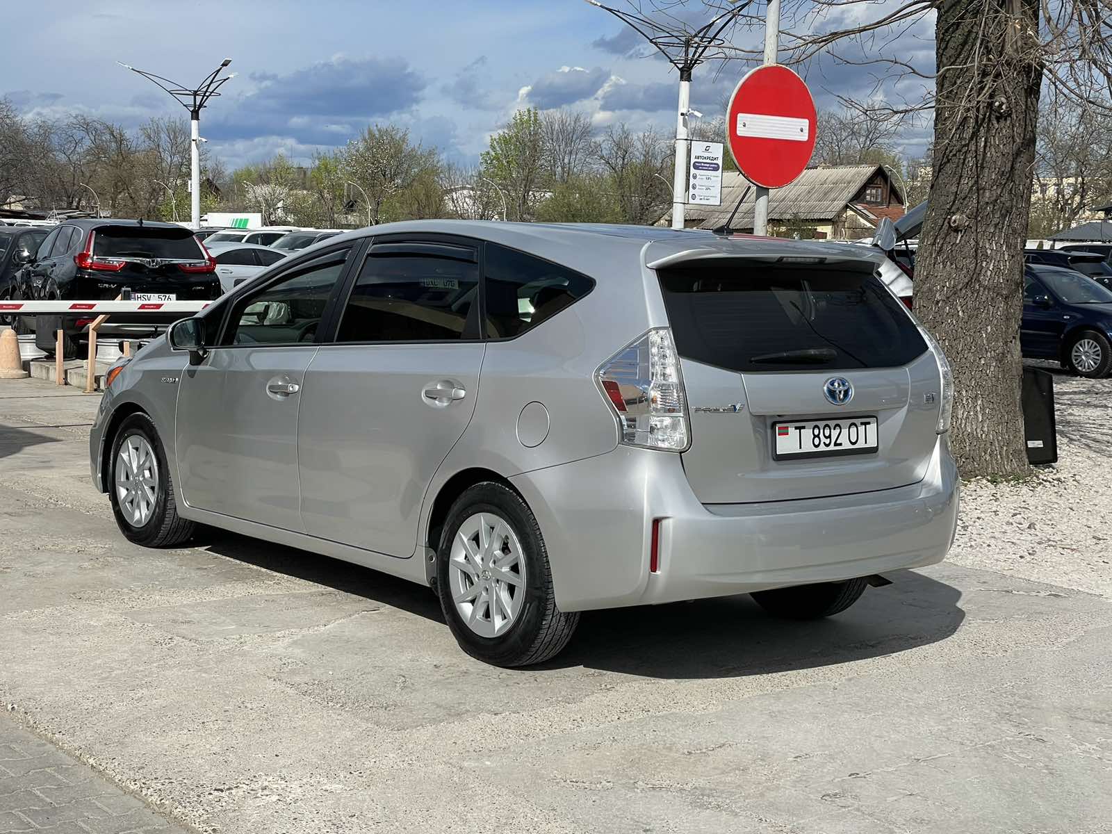 Toyota Prius V HYBRID