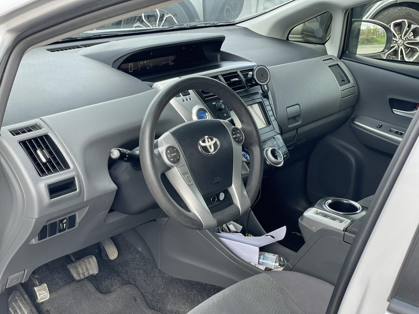 Toyota Prius V HYBRID
