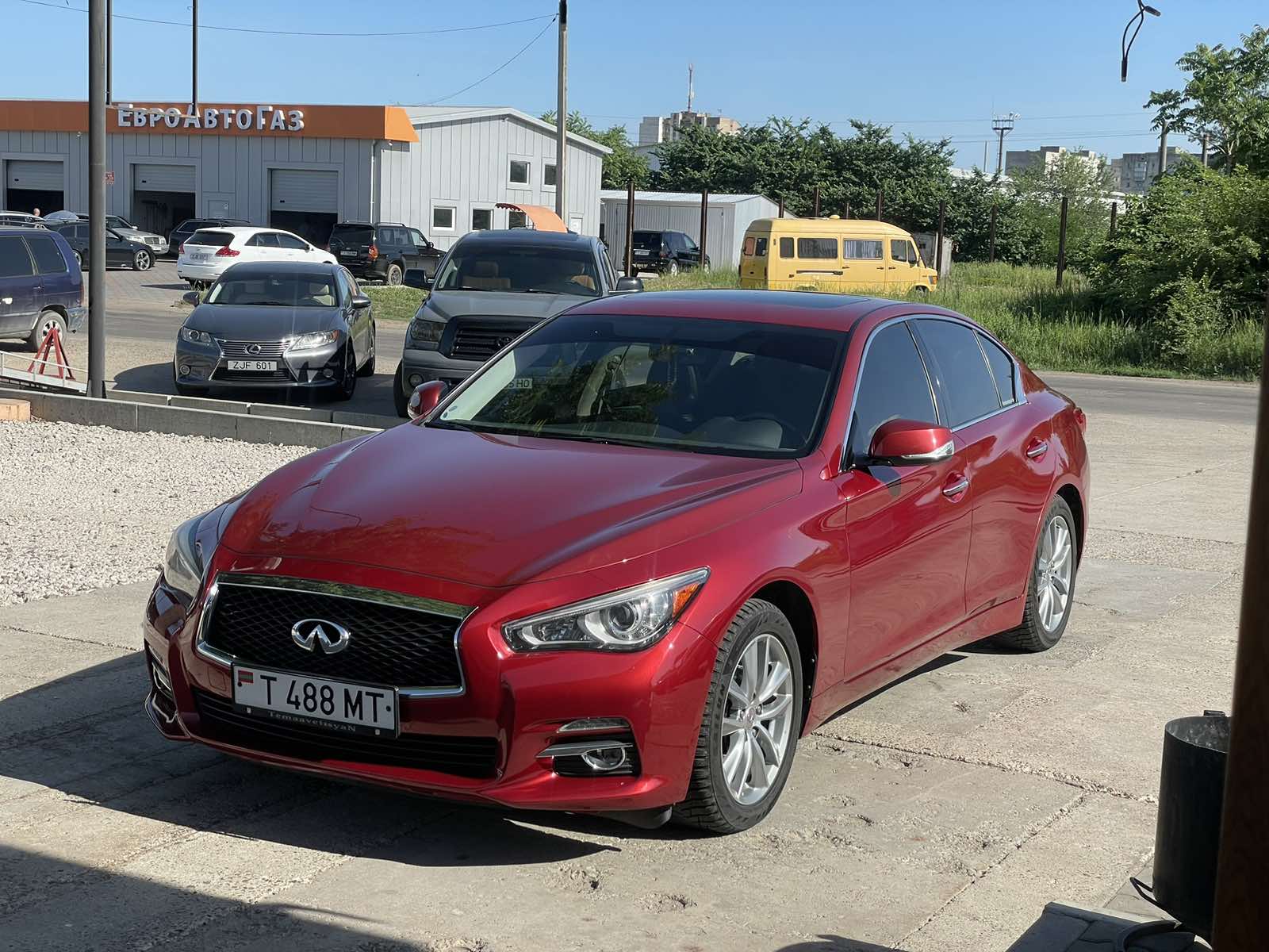 Infiniti Q50 Hybrid