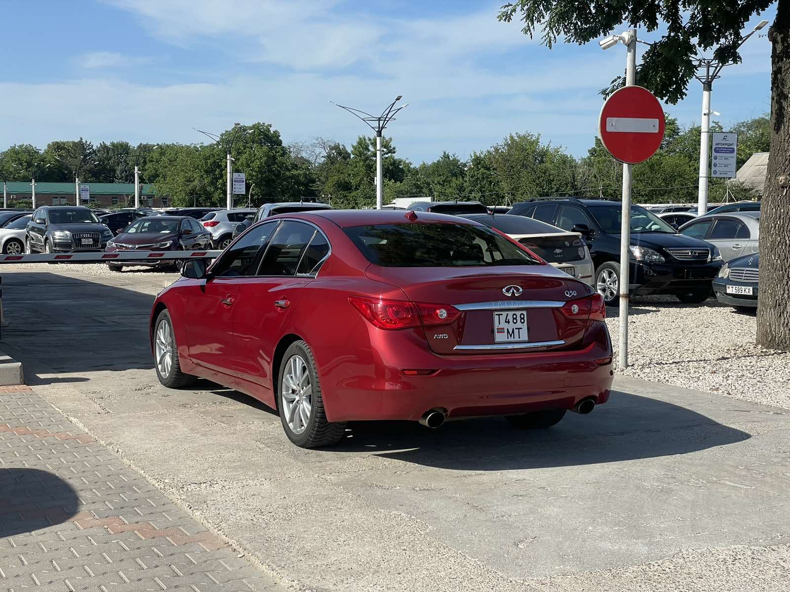 Infiniti Q50 Hybrid