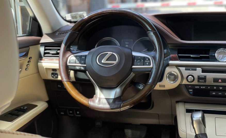 Lexus ES350