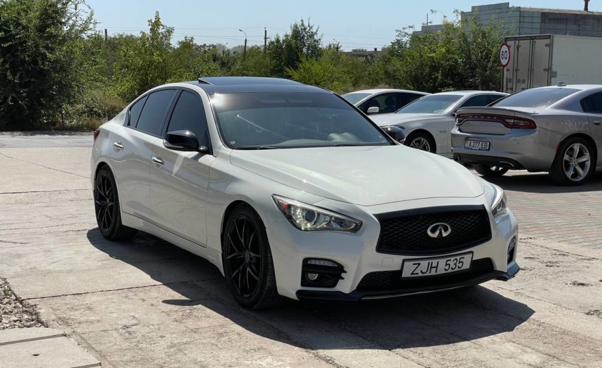 Infiniti Q50 Hybrid