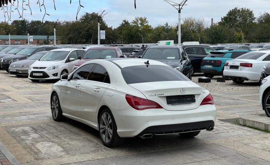 Mercedes Benz CLA200