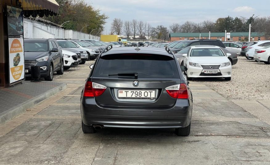 BMW E91 520i