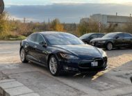 Tesla Model S 85