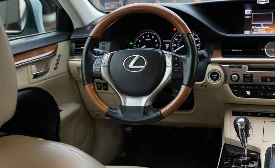 Lexus ES300h