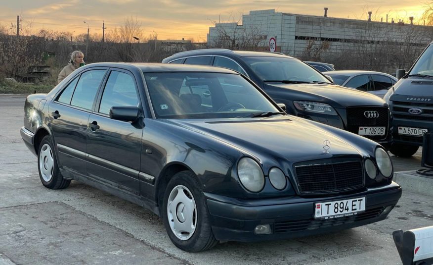 Mercedes Benz W210 E220