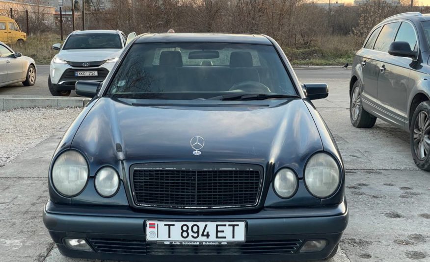 Mercedes Benz W210 E220