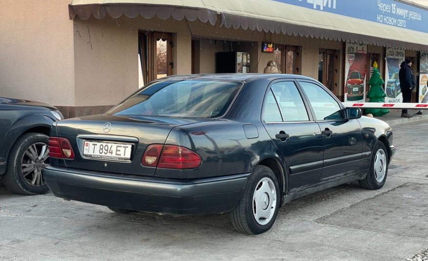 Mercedes Benz W210 E220