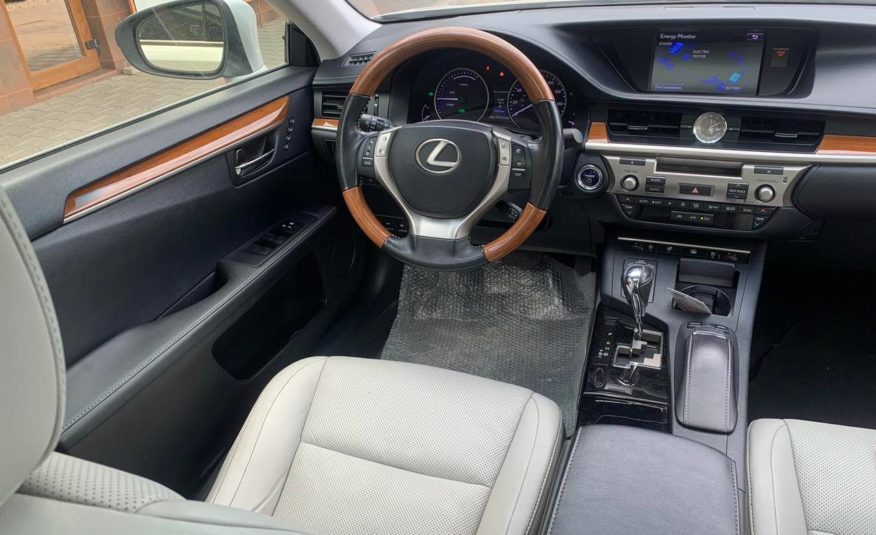 Lexus ES300h