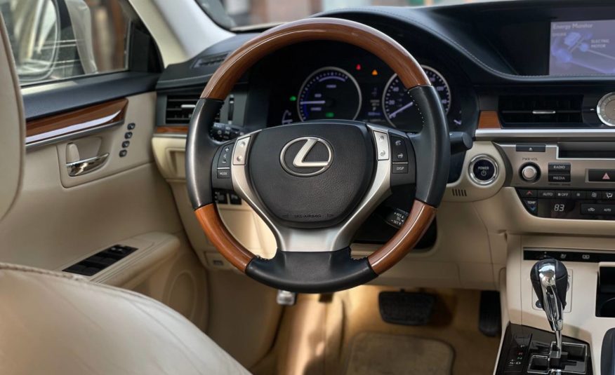 Lexus ES300h