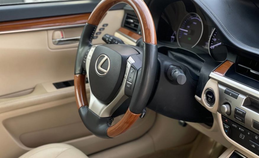 Lexus ES300h