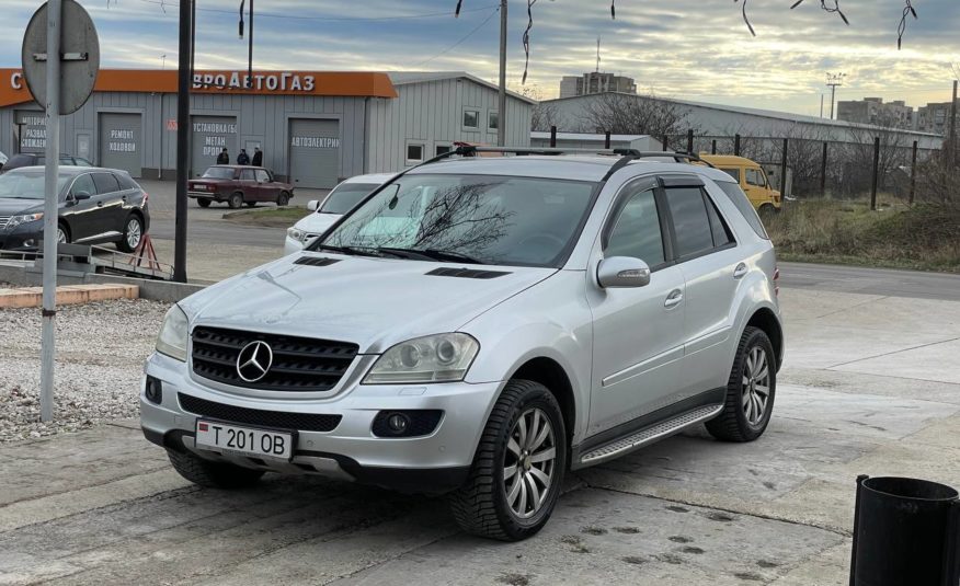 Mercedes Benz ML320