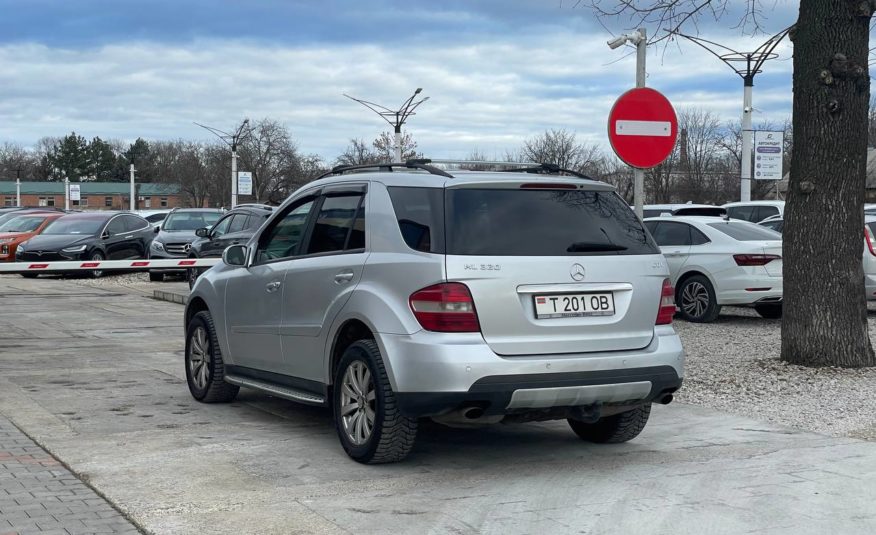 Mercedes Benz ML320