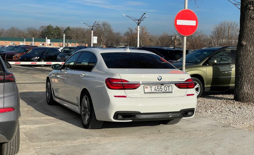 BMW G12 740i