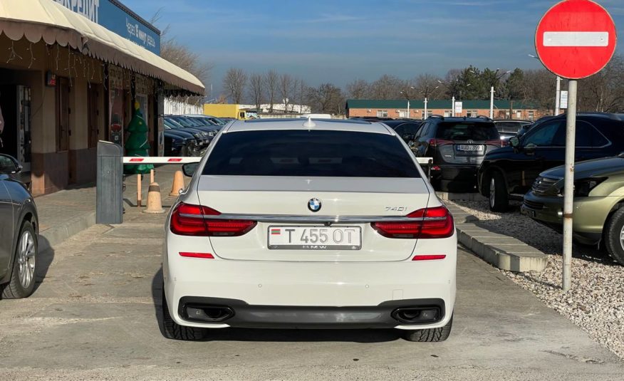 BMW G12 740i