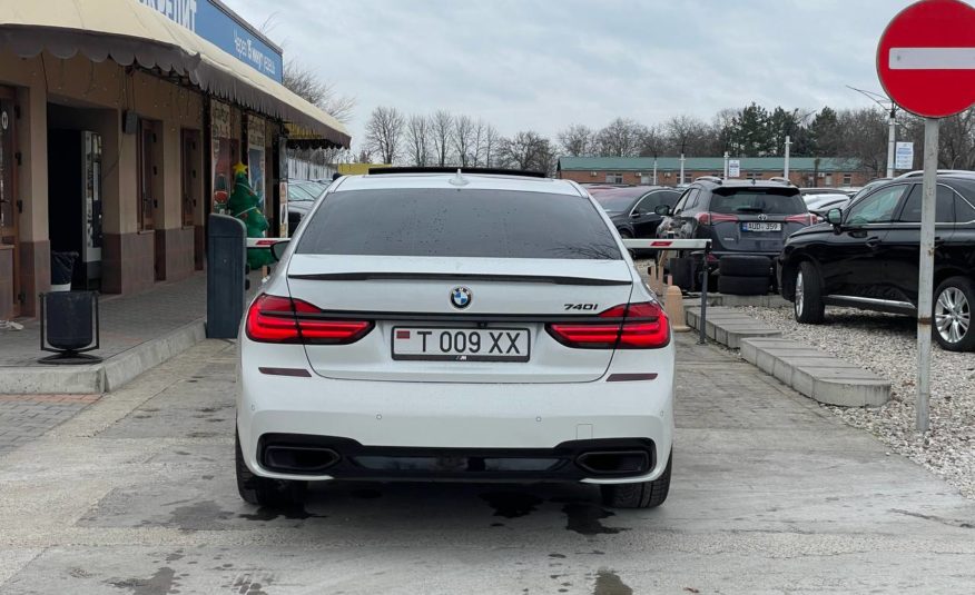 BMW G12 740i