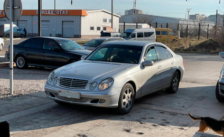 Mercedes Benz W211 E220