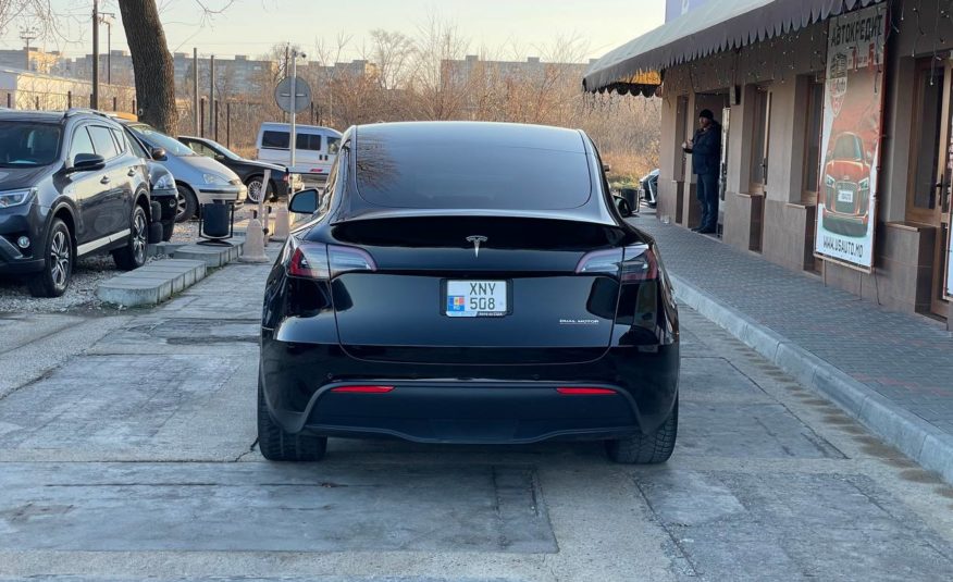 Tesla Model Y Dual Motor