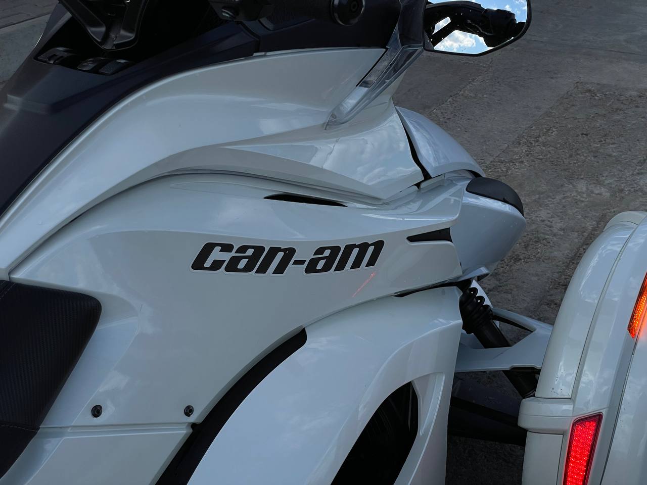 Can-Am Spyder Roadster ST (BRP)