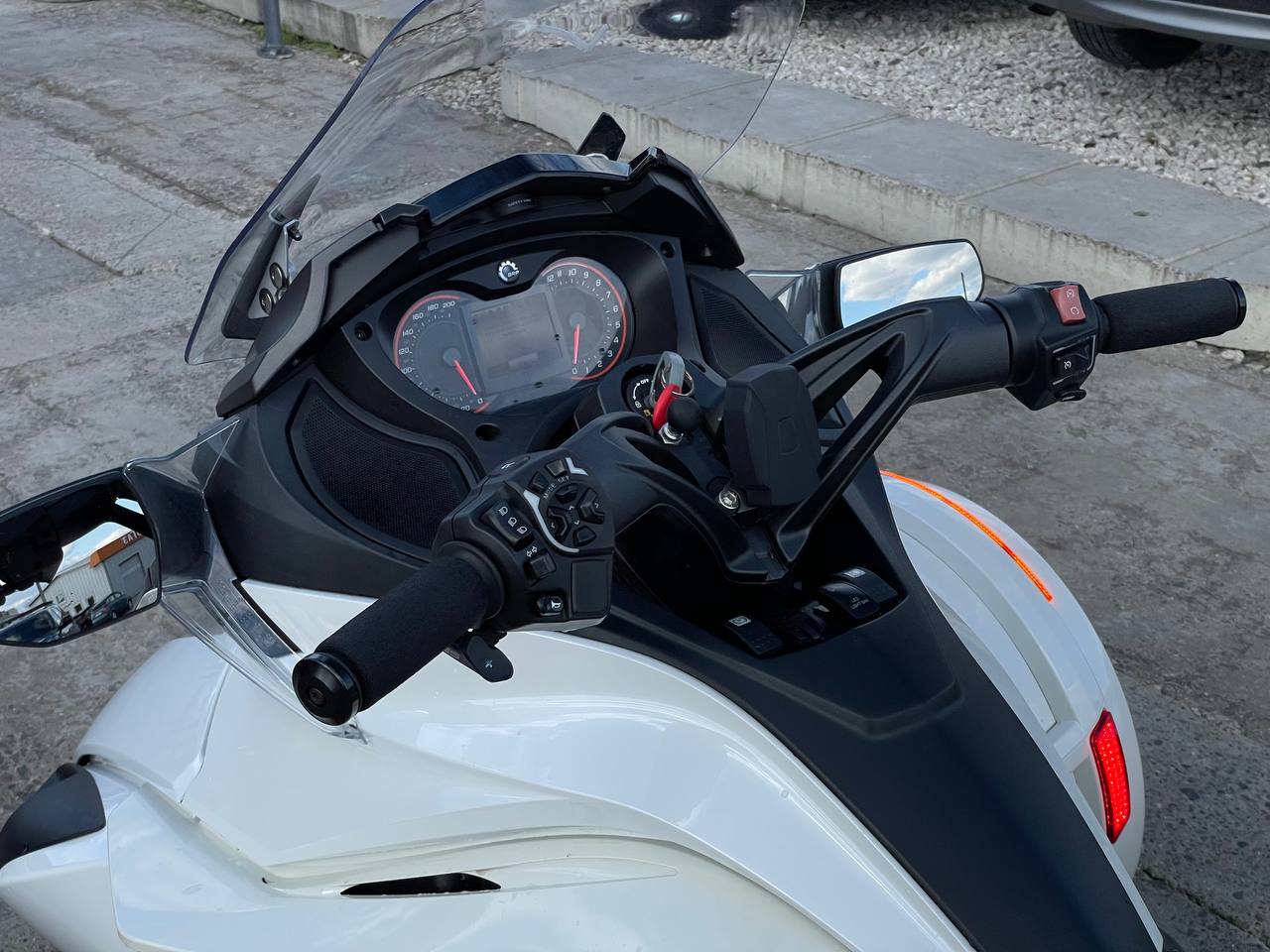 Can-Am Spyder Roadster ST (BRP)