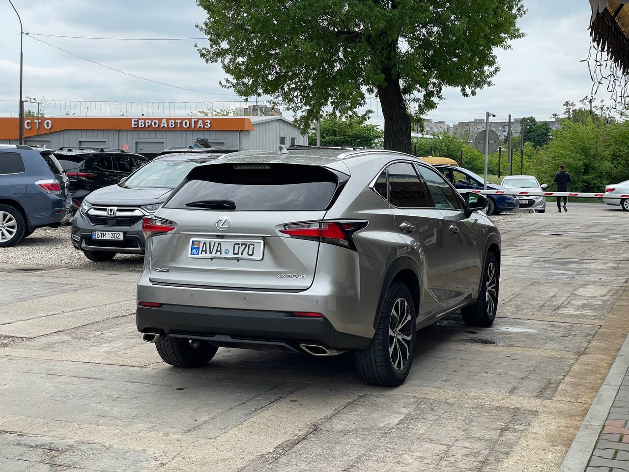 Lexus NX200t