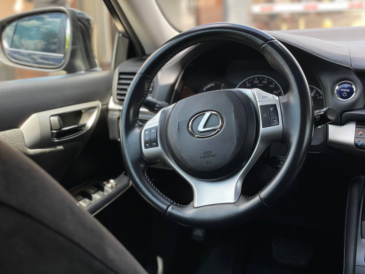 Lexus CT200h