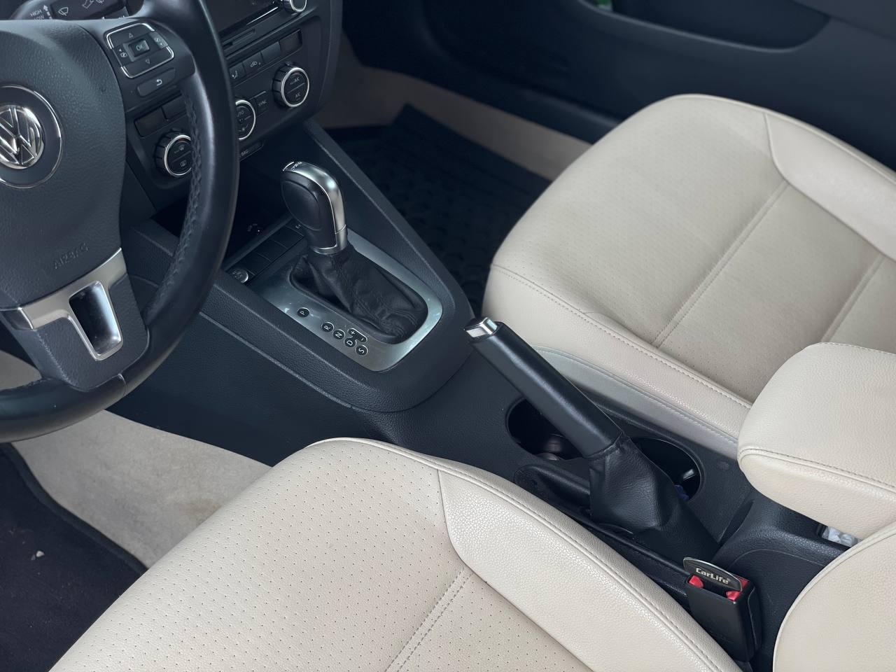 Volkswagen Jetta Hybrid