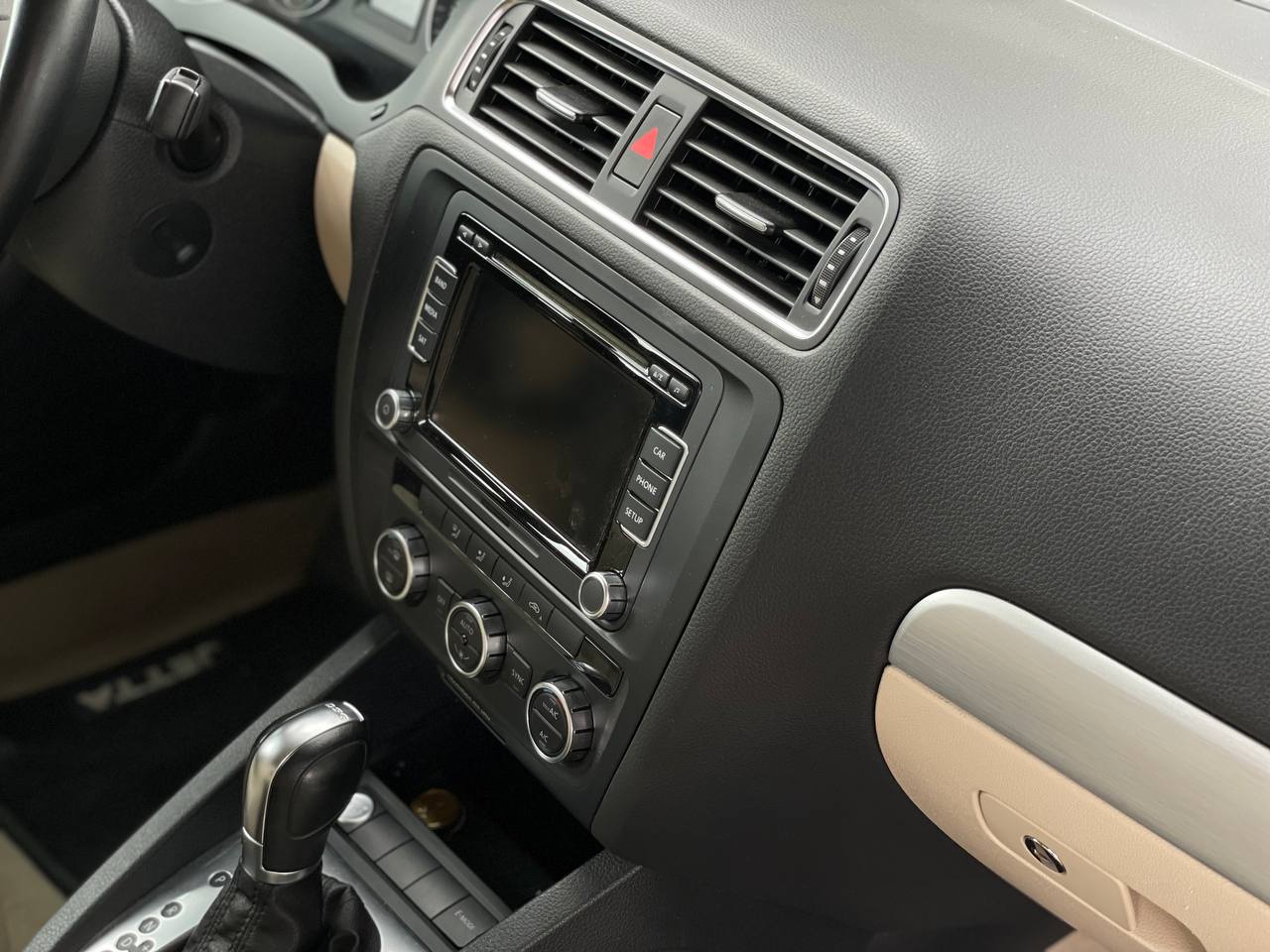 Volkswagen Jetta Hybrid