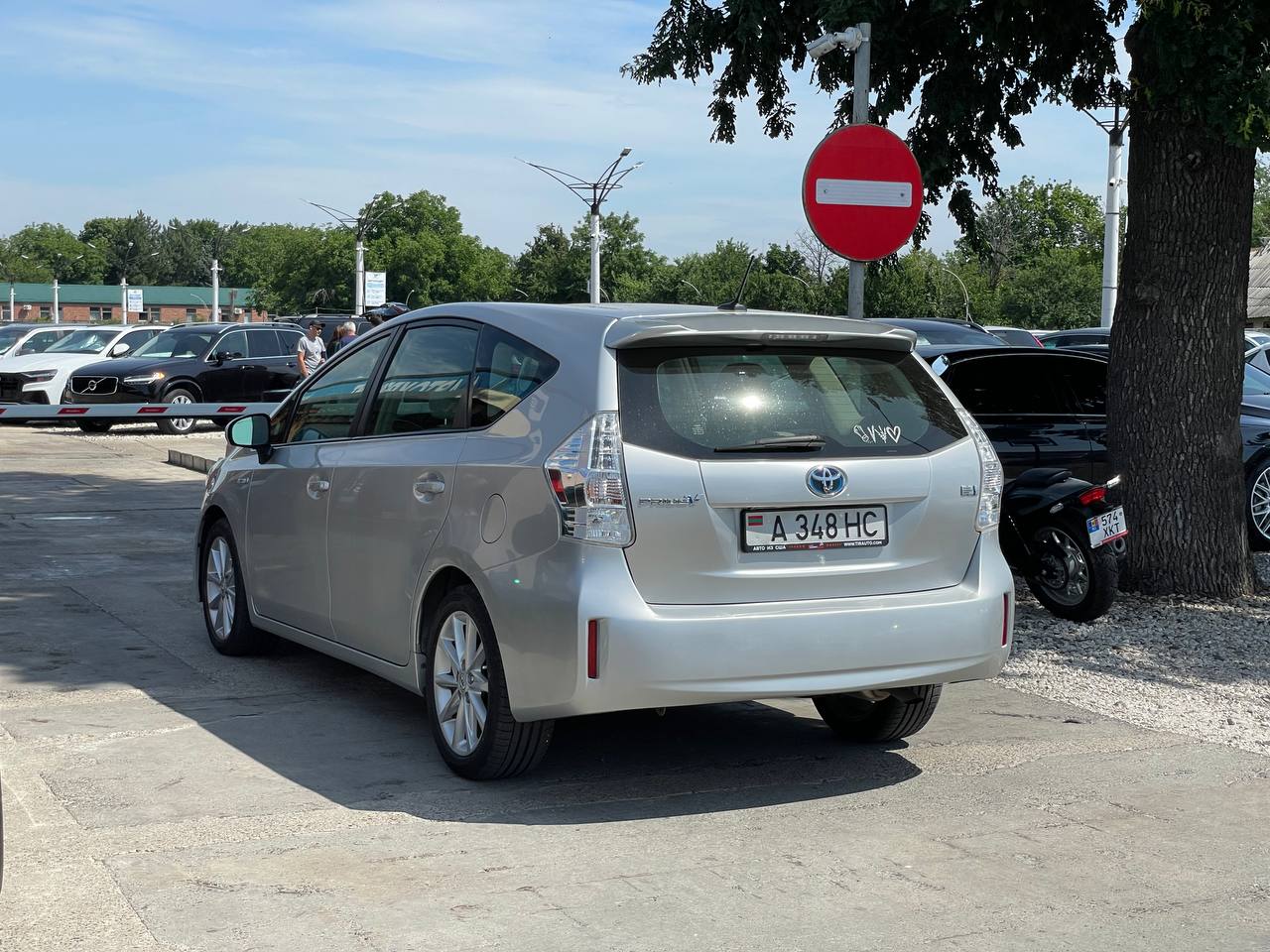 Toyota Prius V Hybrid