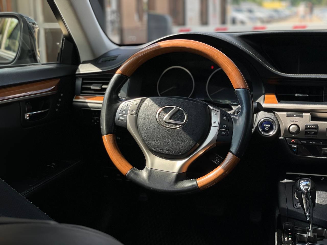 Lexus ES300h