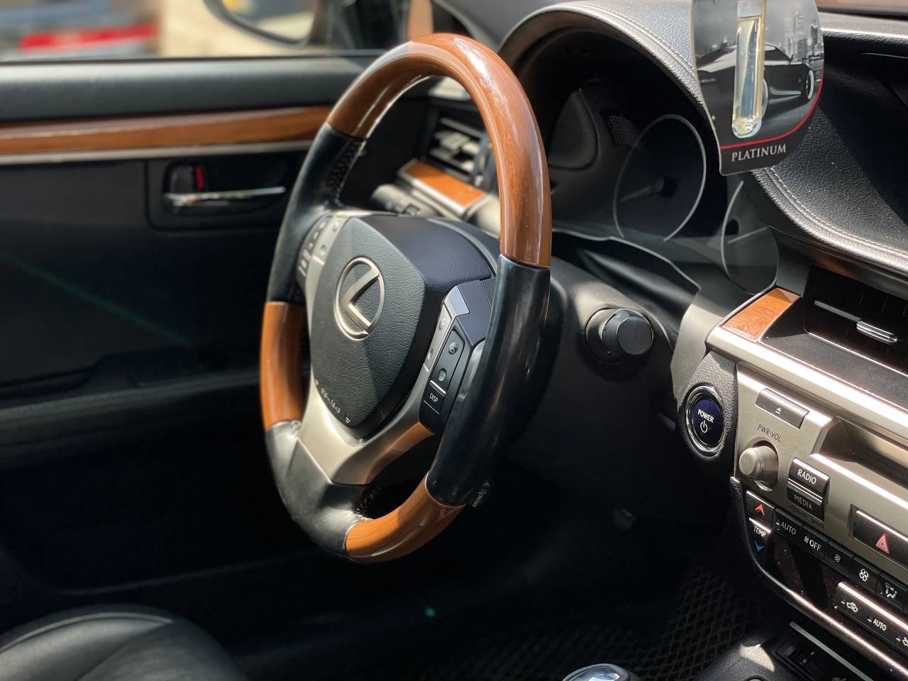 Lexus ES300h