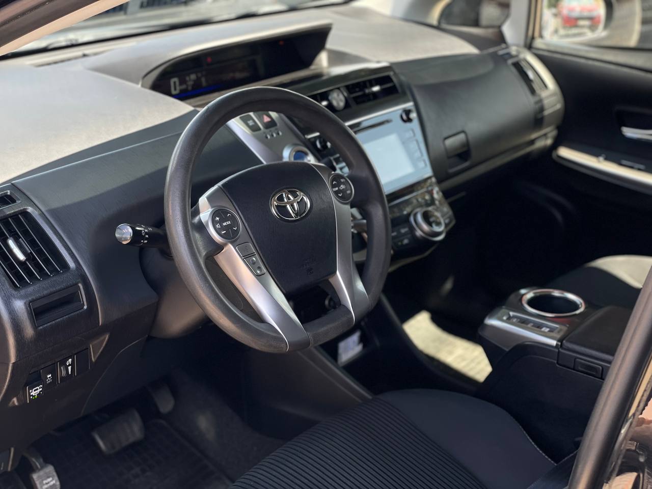 Toyota Prius V Hybrid