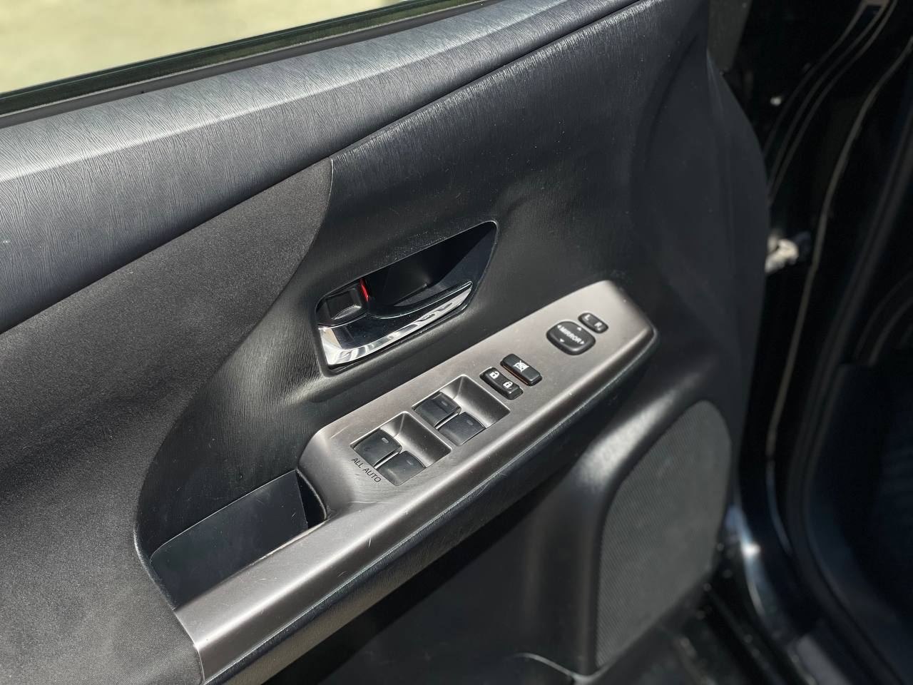 Toyota Prius V Hybrid