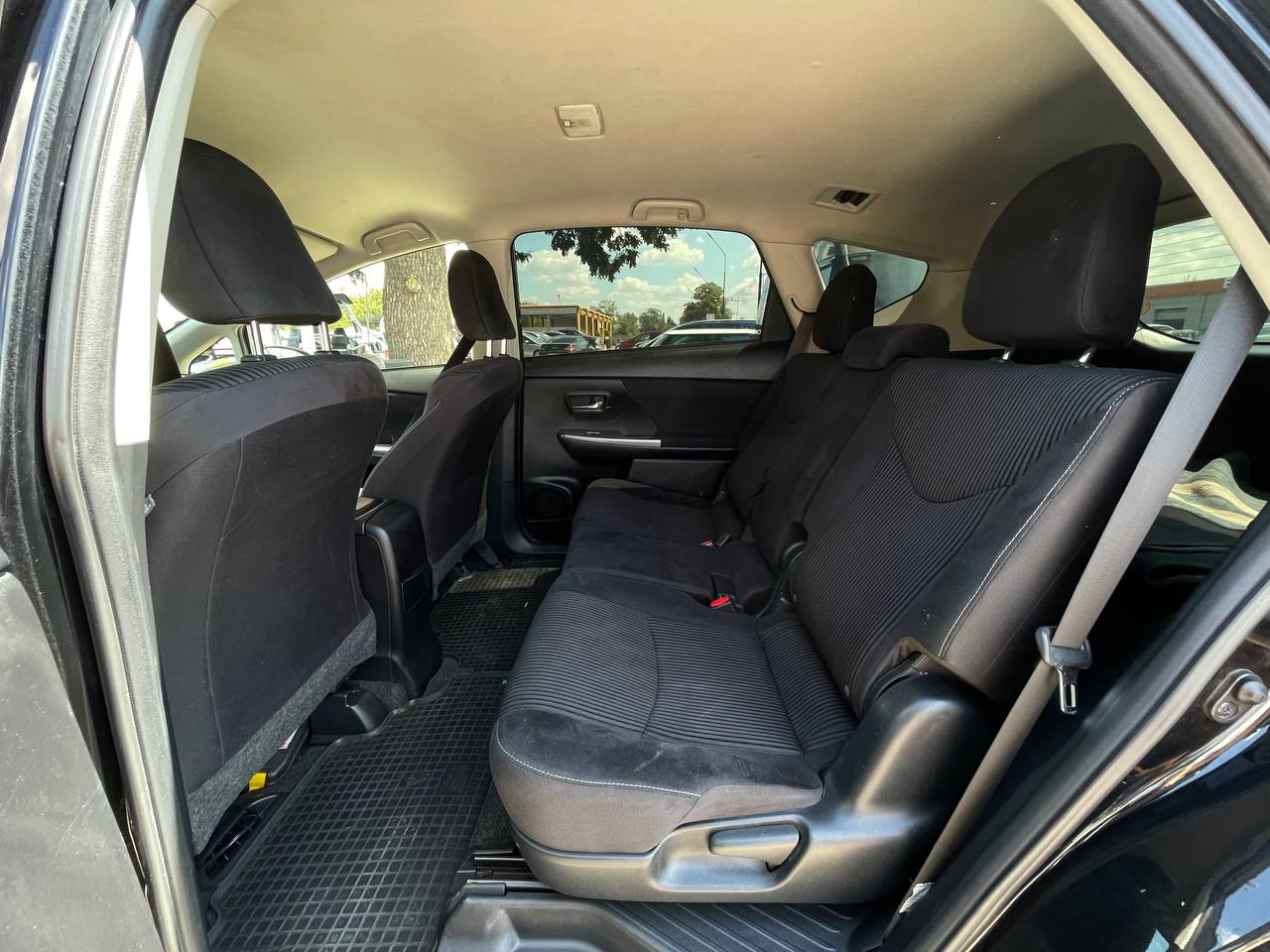 Toyota Prius V Hybrid