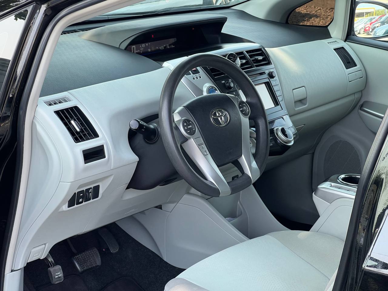 Toyota Prius V Hybrid