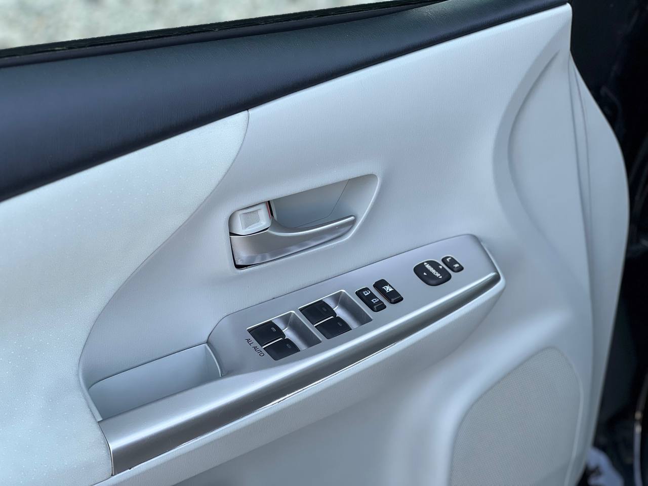 Toyota Prius V Hybrid