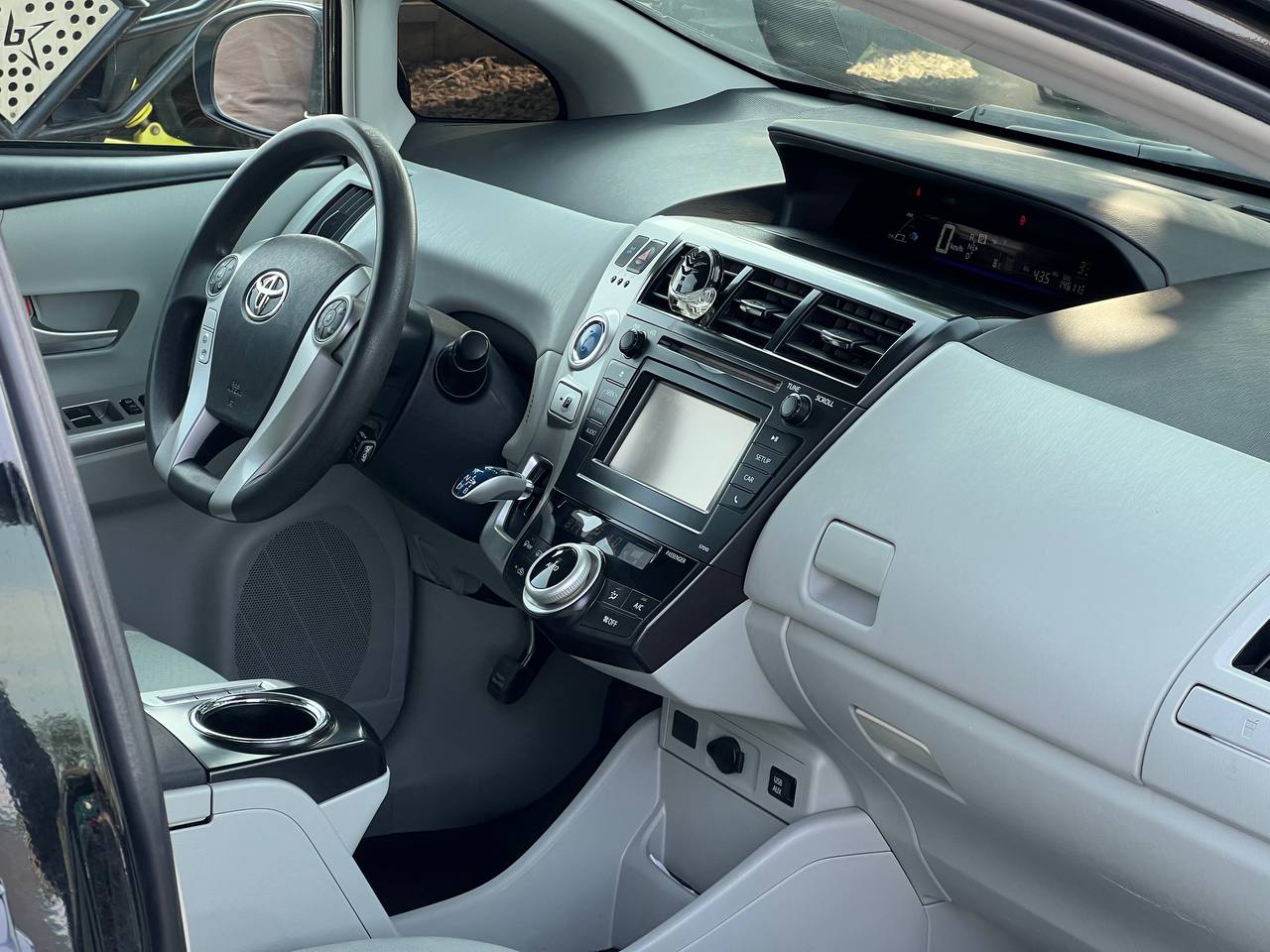 Toyota Prius V Hybrid