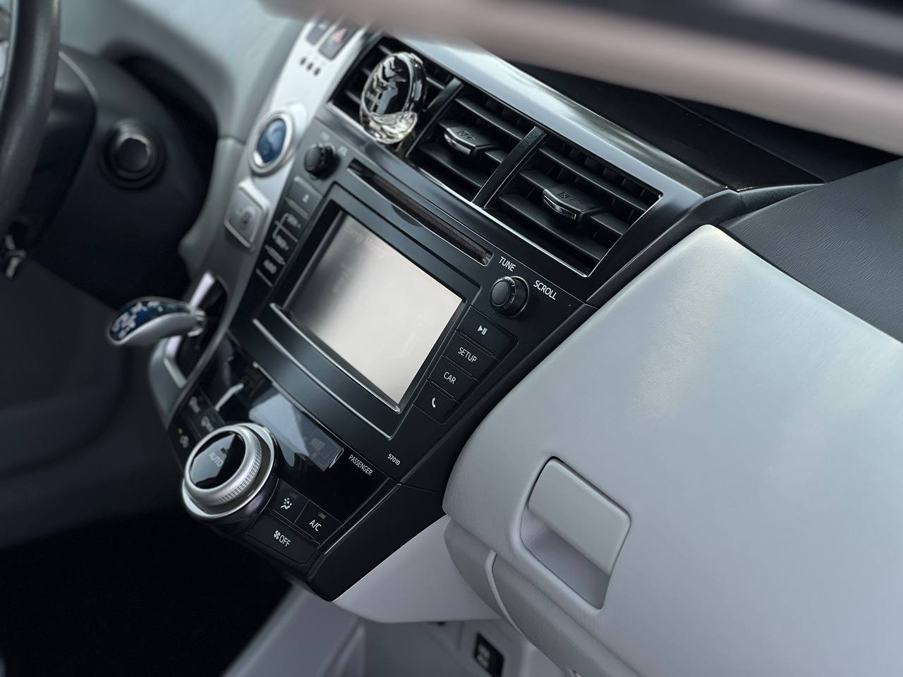 Toyota Prius V Hybrid