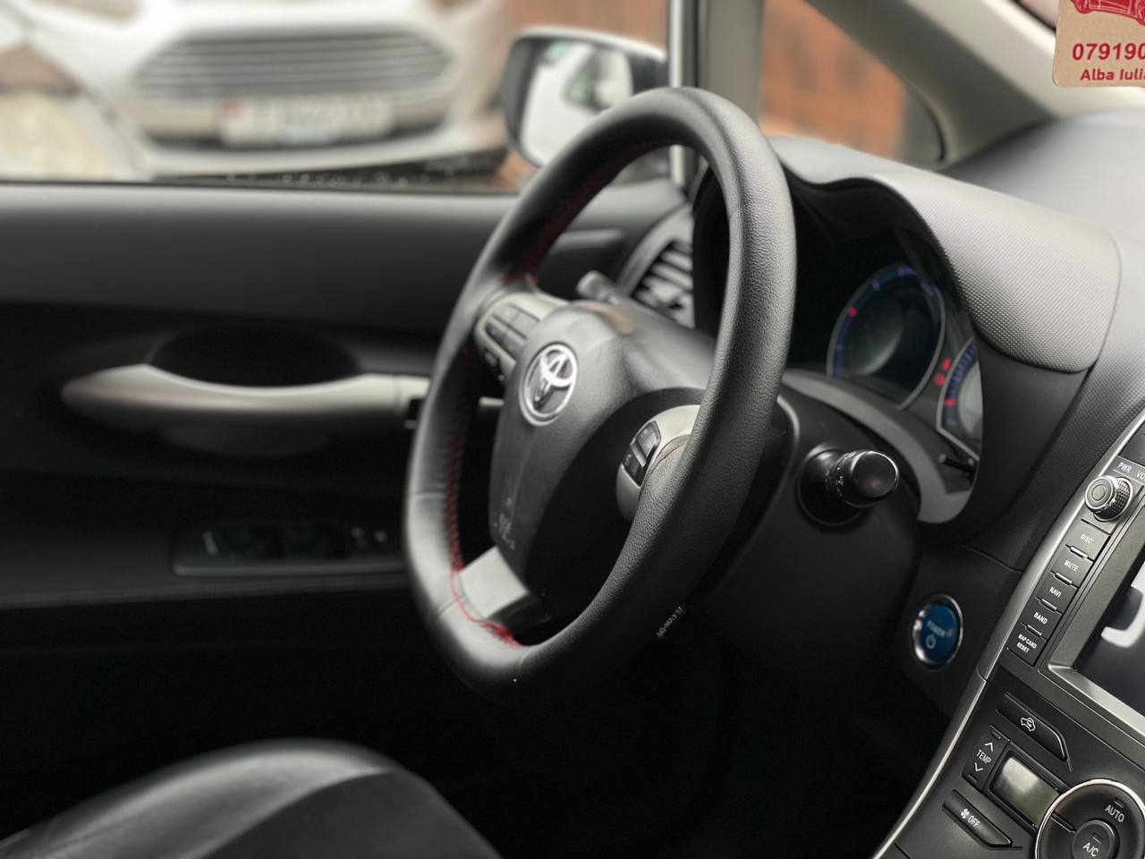 Toyota Auris Hybrid