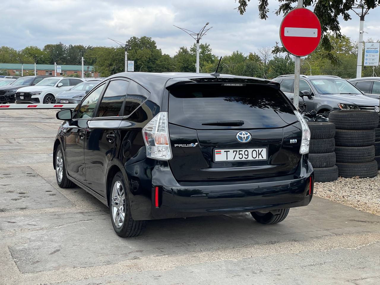 Toyota Prius V Hybrid