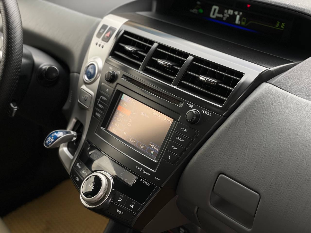 Toyota Prius V Hybrid