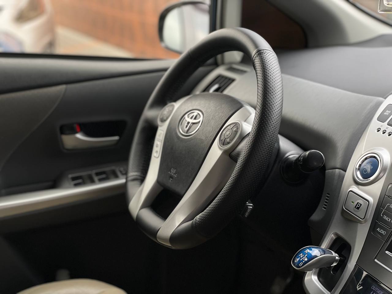 Toyota Prius V Hybrid