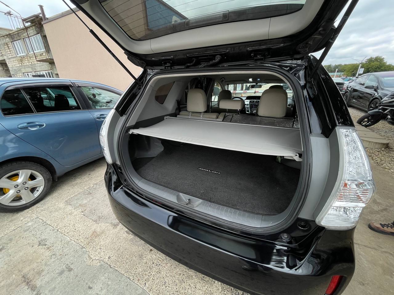 Toyota Prius V Hybrid