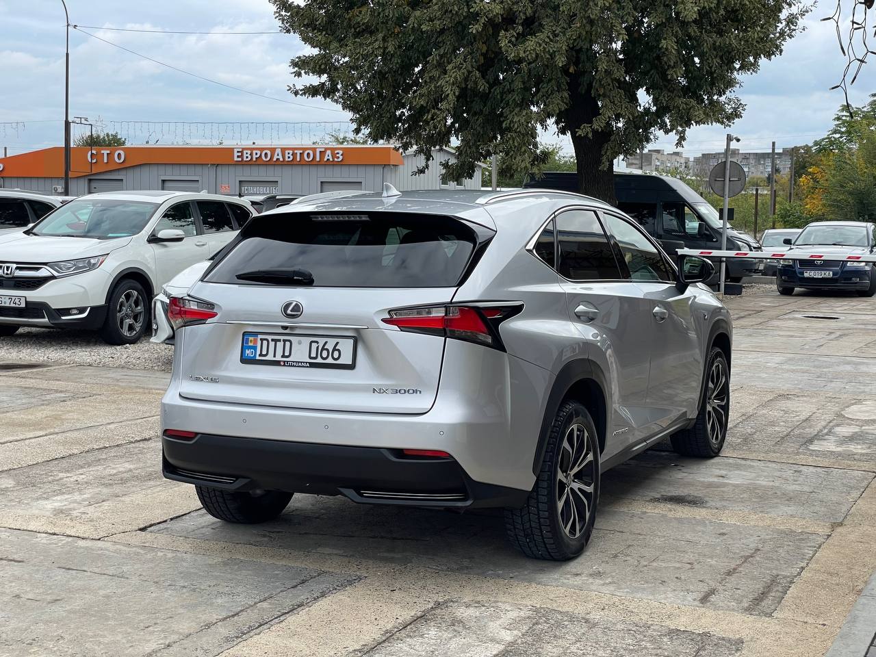 Lexus NX300h