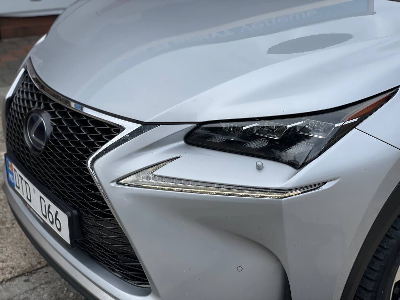 Lexus NX300h